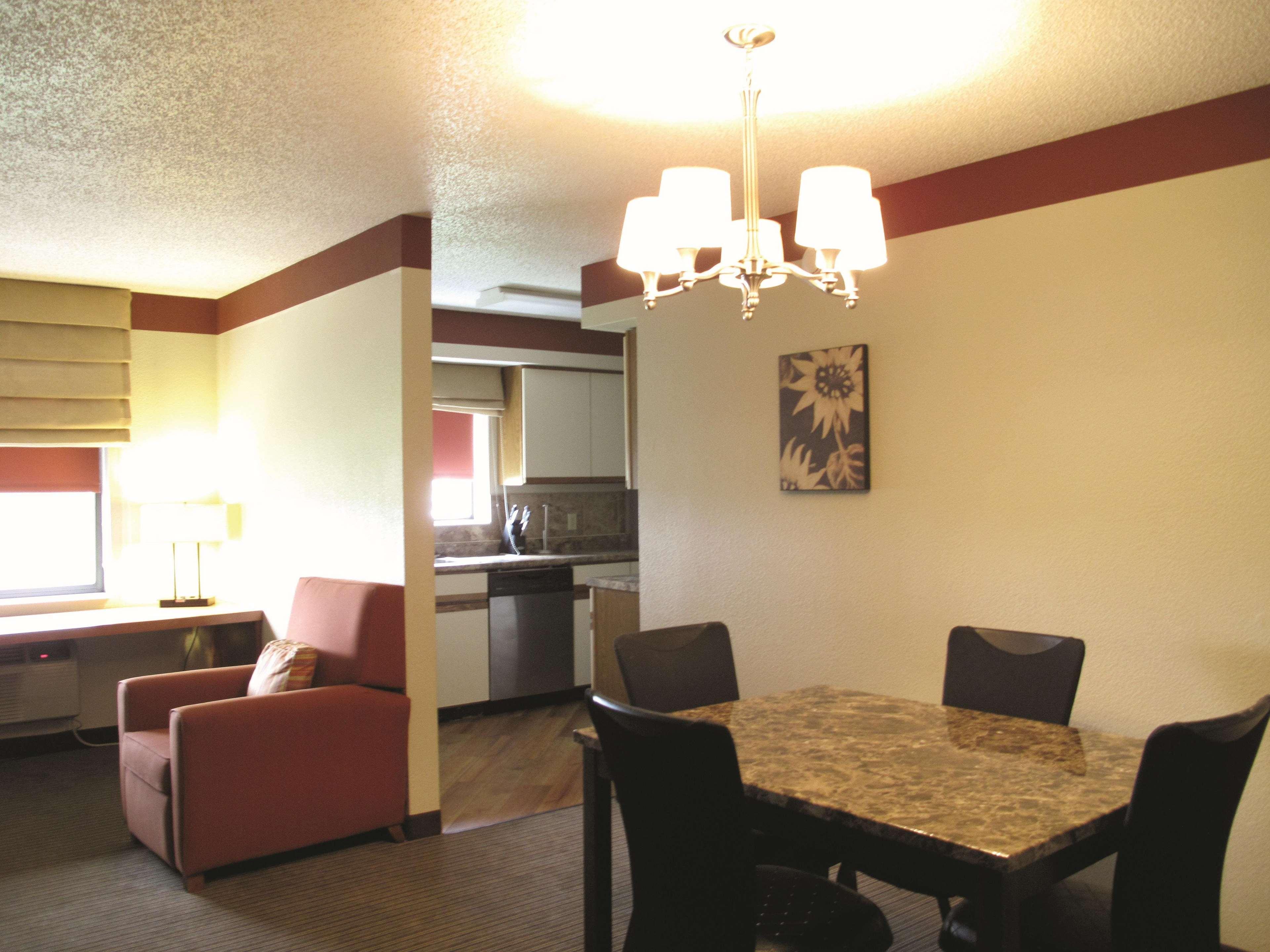 Hotel La Quinta By Wyndham Chicago Tinley Park Exterior foto